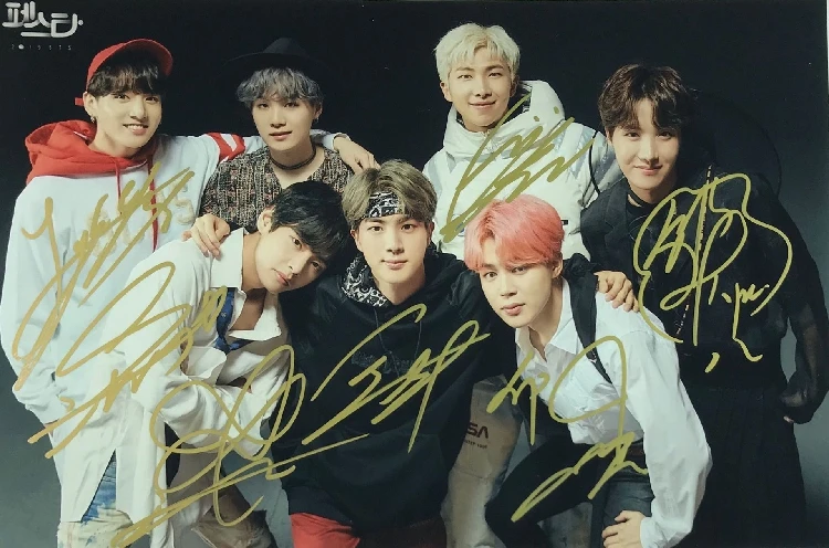 hand signed Bangtan Boys V SUGA J-HOPE Jung Kook JIN JIMIN RM autographed group photo 5*7 79H
hand signed Bangtan Boys V SUGA J-HOPE Jung Kook JIN JIMIN RM autographed group photo 5*7 79H