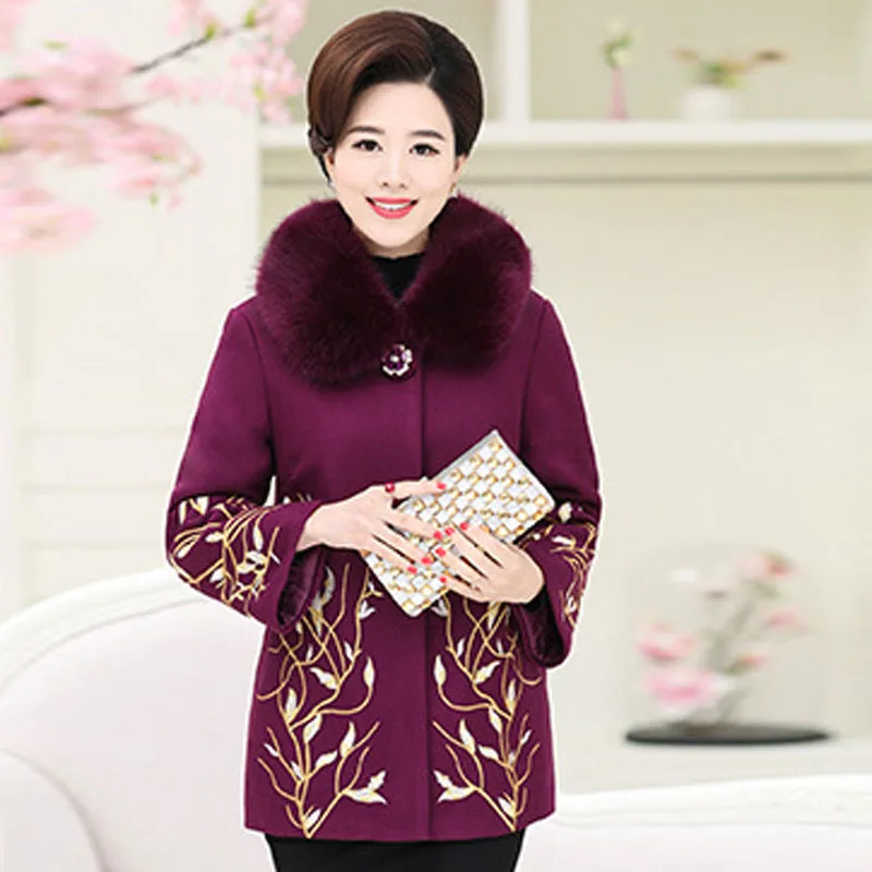 Autumn and winter new mother wearing a large fur collar printing woolen jacket P278-1817-17693
Autumn and winter new mother wearing a large fur collar printing woolen jacket P278-1817-17693