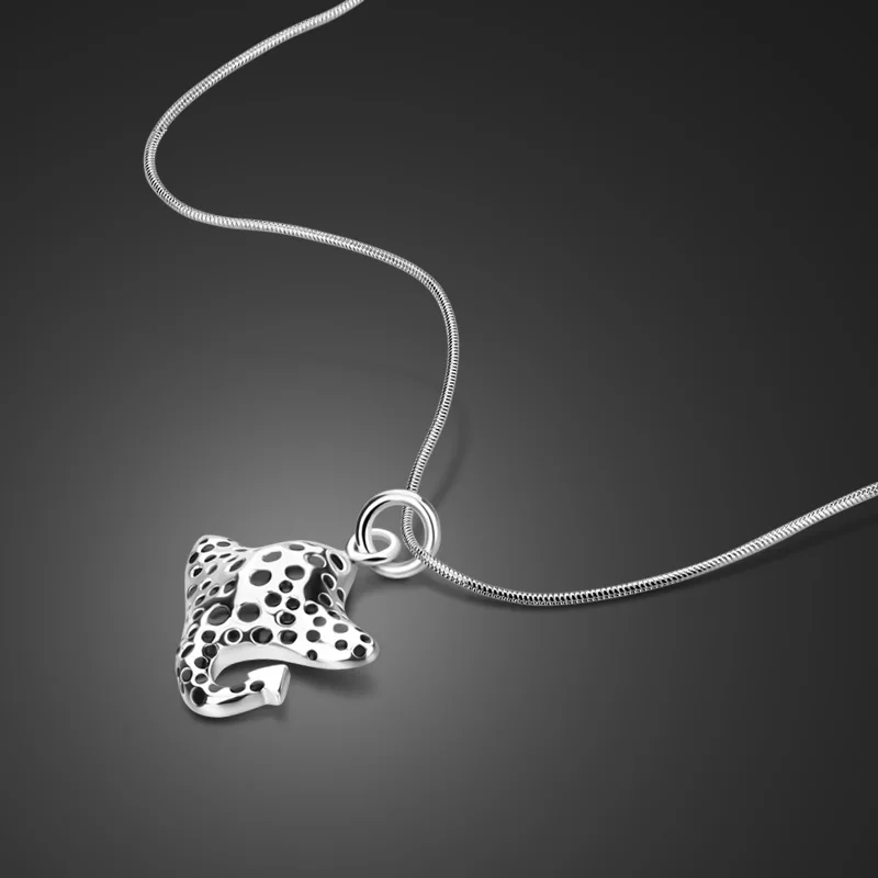New girls 925 sterling silver necklace cute manta ray pendant design solid silver snake necklace charm jewelry Free shipping
New girls 925 sterling silver necklace cute manta ray pendant design solid silver snake necklace charm jewelry Free shipping