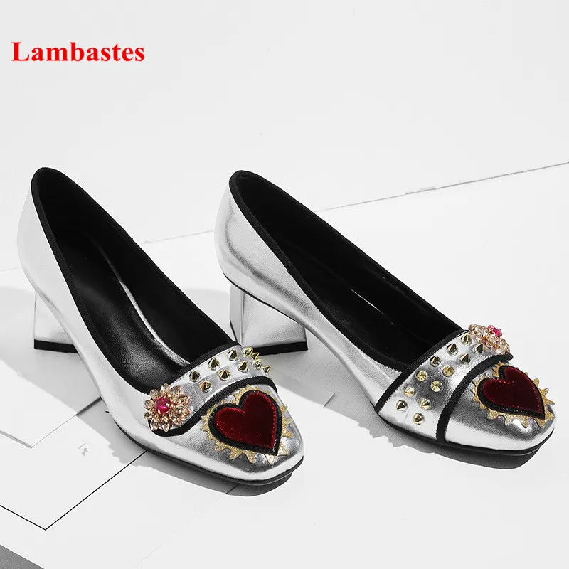 2018 Spring Silver Women Pumps Square Toe Crystal Flower Rivet Designer Women Pumps High Heel Buckle Retro Shallow Shoes Women
2018 Spring Silver Women Pumps Square Toe Crystal Flower Rivet Designer Women Pumps High Heel Buckle Retro Shallow Shoes Women