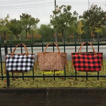 10pcs/lot wholesale blanks buffalo plaid Christmas handbag lady fashion shopping bag monogram personalize gift tote
10pcs/lot wholesale blanks buffalo plaid Christmas handbag lady fashion shopping bag monogram personalize gift tote