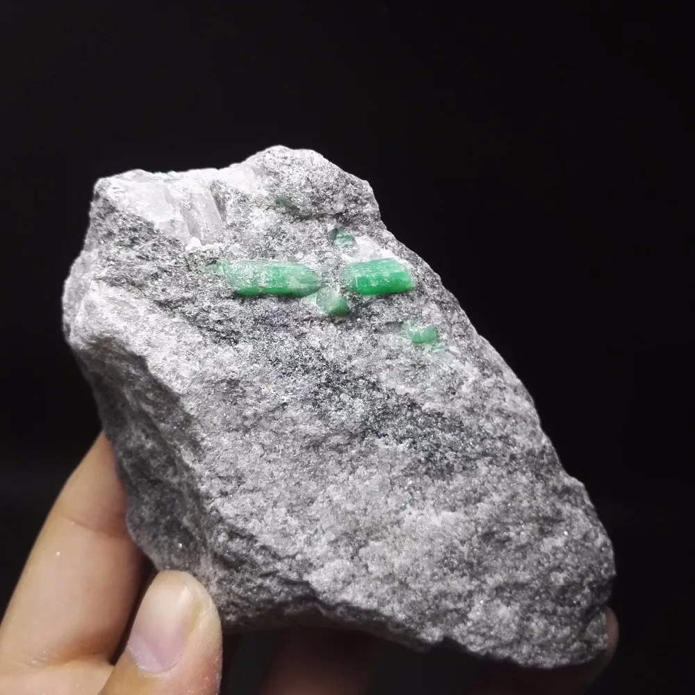 247g NATURAL Stones and Minerals Rock Emerald green symbiosis with quartz crystal gem stone ore sample collection ZML3 
247g NATURAL Stones and Minerals Rock Emerald green symbiosis with quartz crystal gem stone ore sample collection ZML3