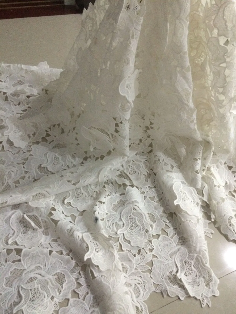 Hot selling J-6246 nigerian cord lace fabric embroidered african guipure lace for wedding
Hot selling J-6246 nigerian cord lace fabric embroidered african guipure lace for wedding