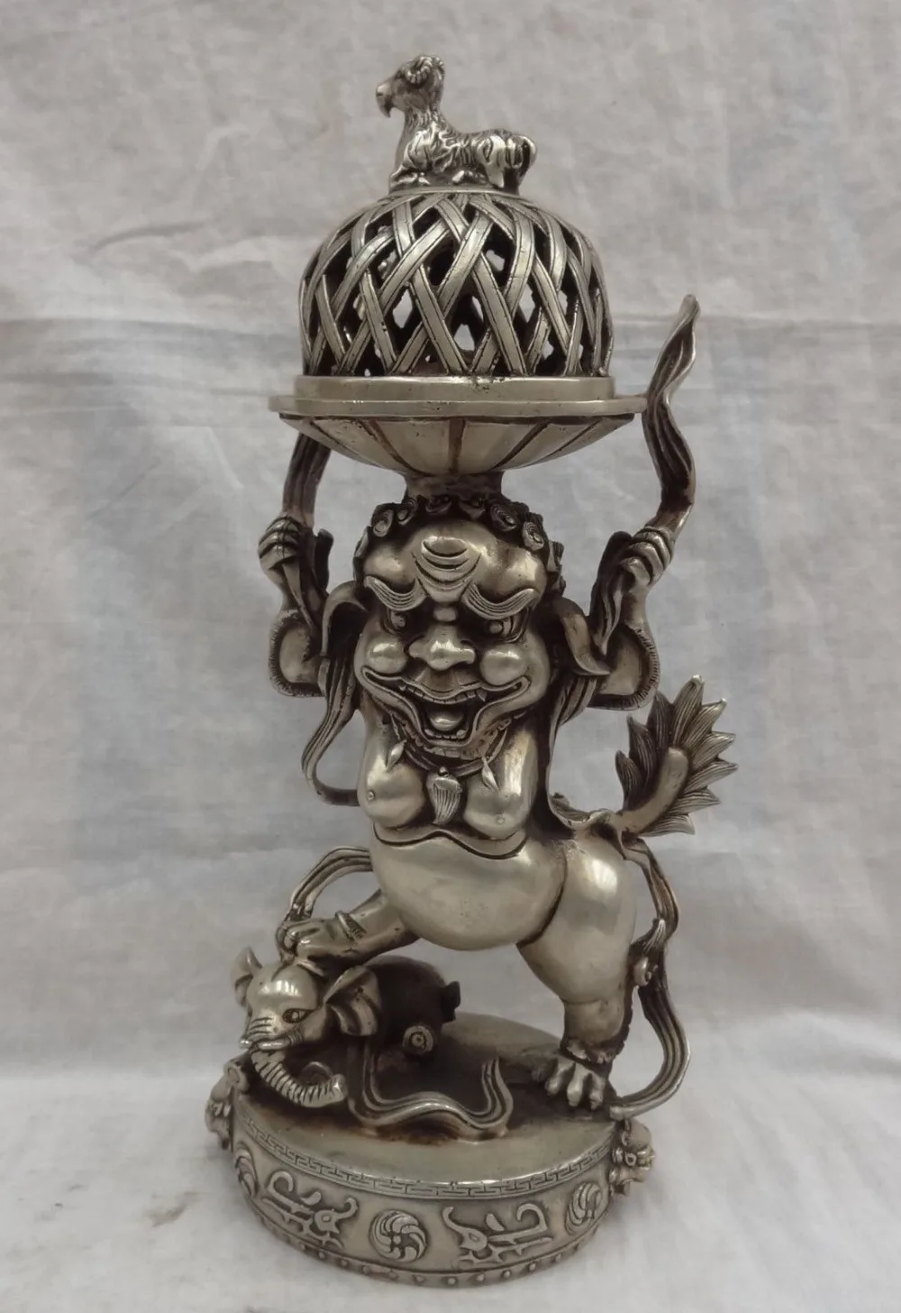 14" China Silver Lion Man On Elephant Drum Statue Up Brass Incense Burner Censer
14" China Silver Lion Man On Elephant Drum Statue Up Brass Incense Burner Censer