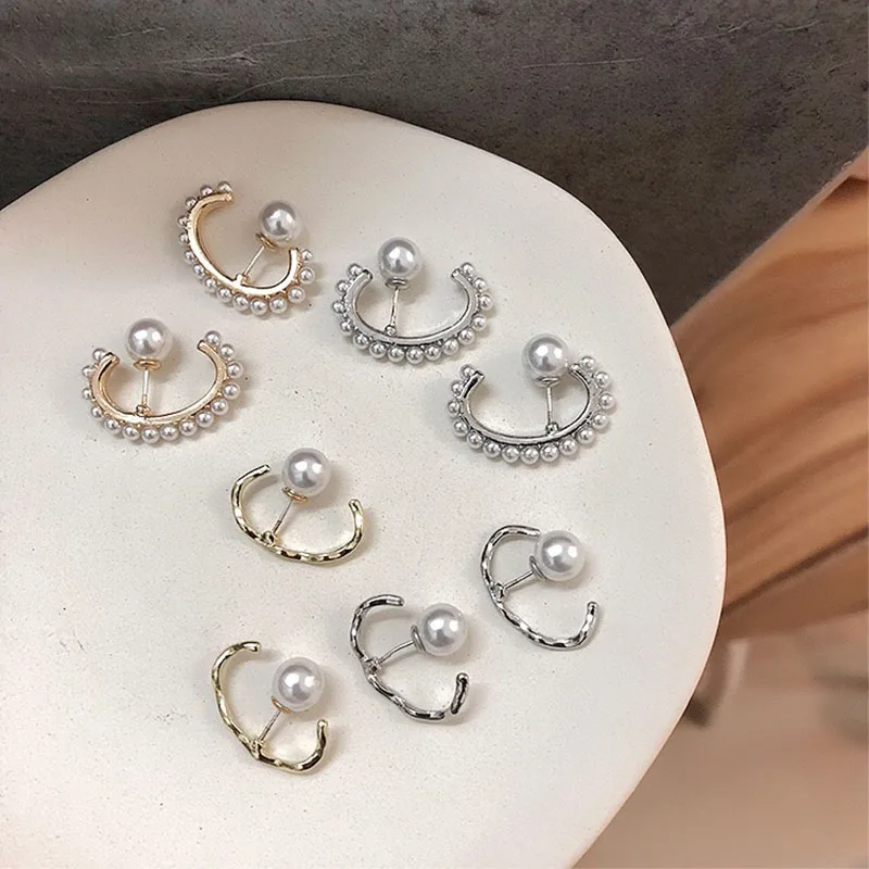 Korea Fashion Pearl Stud Earrings for Women Chic Vintage Design Silver Gold C Earrings Wedding Party Accessories
Korea Fashion Pearl Stud Earrings for Women Chic Vintage Design Silver Gold C Earrings Wedding Party Accessories
