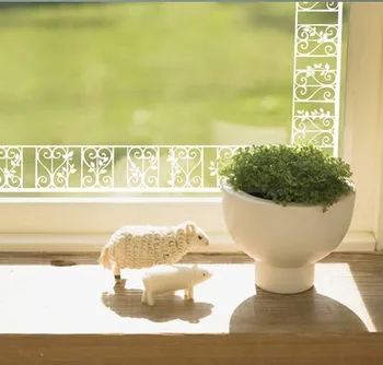 New Arrival! 5cm white shopping window adornment film for window glass and mirror face decorative lace film
New Arrival! 5cm white shopping window adornment film for window glass and mirror face decorative lace film