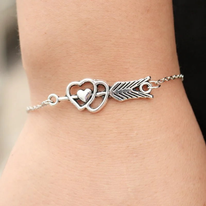 L186 New Vintage Cupid LOVE Arrow Heart Feather Chain Charm Bracelet Bangle For Women Jewelry Girl Valentine's Gift Bilezikler
L186 New Vintage Cupid LOVE Arrow Heart Feather Chain Charm Bracelet Bangle For Women Jewelry Girl Valentine's Gift Bilezikler