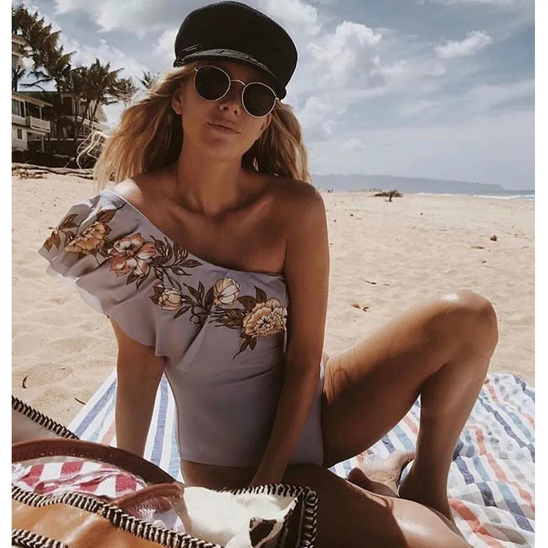 2019 Sexy One Piece Swimsuits For Female Shoulder Women Swimwear Push Up Bathing Suits Bodysuits Beach wear Ruffle Monokini
2019 Sexy One Piece Swimsuits For Female Shoulder Women Swimwear Push Up Bathing Suits Bodysuits Beach wear Ruffle Monokini