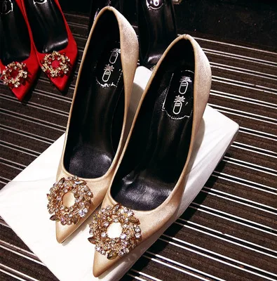 Spring and autumn new fashion design ladies high heels rhinestone stiletto shallow mouth single shoes champagne red wedding shoe
Spring and autumn new fashion design ladies high heels rhinestone stiletto shallow mouth single shoes champagne red wedding shoe