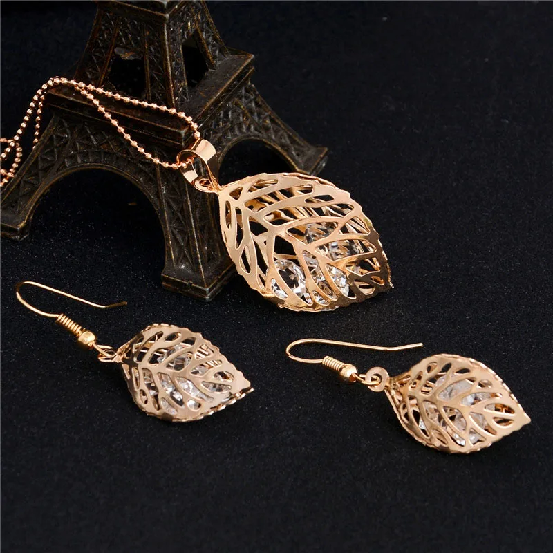 MISANANRYNE 1SET Fashion Womens Gold Color Classic Hollow Leaf Austria Crystal Necklace Earrings Wedding Jewelry Sets Wholesale
MISANANRYNE 1SET Fashion Womens Gold Color Classic Hollow Leaf Austria Crystal Necklace Earrings Wedding Jewelry Sets Wholesale