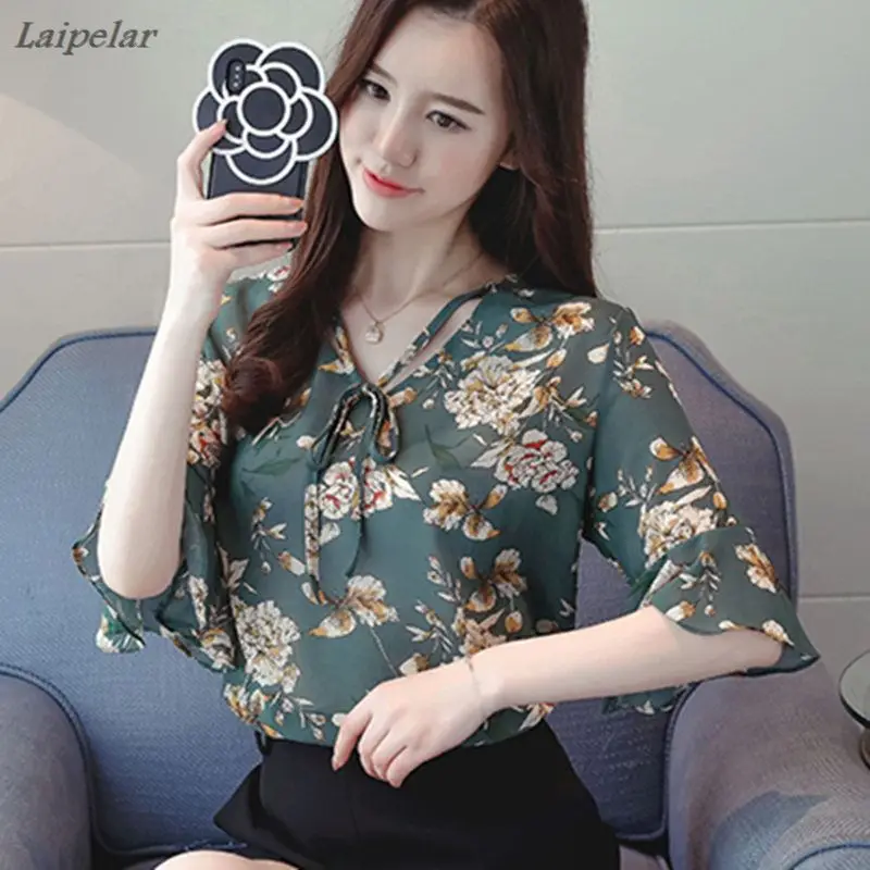 Women Summer Tops Chiffon Blouses And Shirts Ladies Floral Print Feminine Blouse Flared Sleeves Blusa Feminina Loose Tops Female
Women Summer Tops Chiffon Blouses And Shirts Ladies Floral Print Feminine Blouse Flared Sleeves Blusa Feminina Loose Tops Female