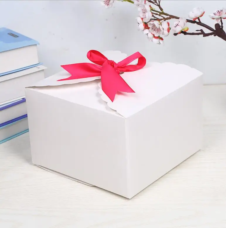 22*22*14.5cm 12pcs/lot Large size Paper Box DIY Wedding Candy Gift Favor Boxes Cake Packaging with ribbon
22*22*14.5cm 12pcs/lot Large size Paper Box DIY Wedding Candy Gift Favor Boxes Cake Packaging with ribbon