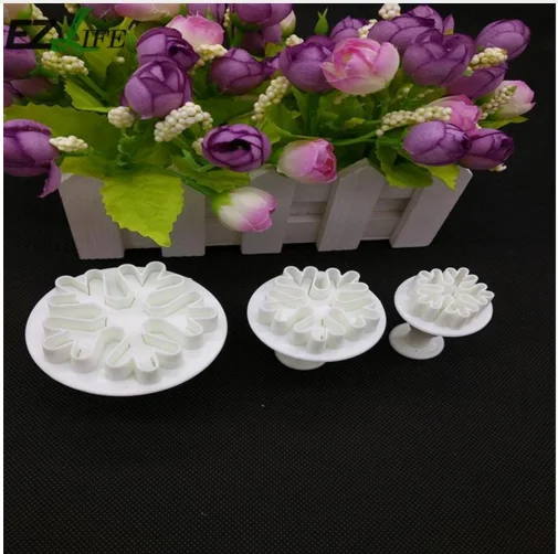 3 pcs/set Snowflake C ookie Mold Plunger Snow Shape C ookie Cutter DIY B aking Snow Flower Fondant Decoration Biscuit Tool 70
3 pcs/set Snowflake C ookie Mold Plunger Snow Shape C ookie Cutter DIY B aking Snow Flower Fondant Decoration Biscuit Tool 70