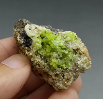 57g natural stones and crystals natural Pyromorphite mineral specimen collection gemstones quartz from China free shipping
57g natural stones and crystals natural Pyromorphite mineral specimen collection gemstones quartz from China free shipping