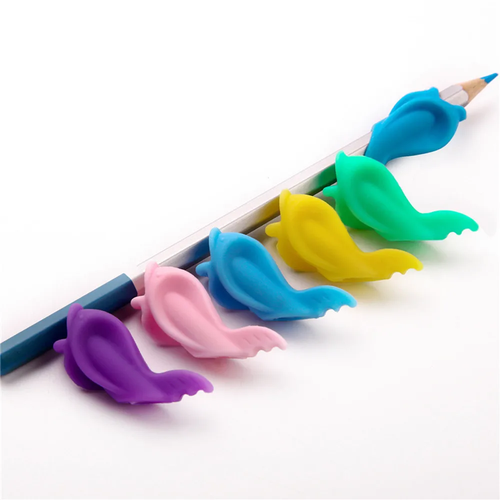 3pcs/set Children Pencil Holder Writing Fish Shape Corrector Kids Silicone Pen Writing Aid Grip Posture Correction for Students
3pcs/set Children Pencil Holder Writing Fish Shape Corrector Kids Silicone Pen Writing Aid Grip Posture Correction for Students