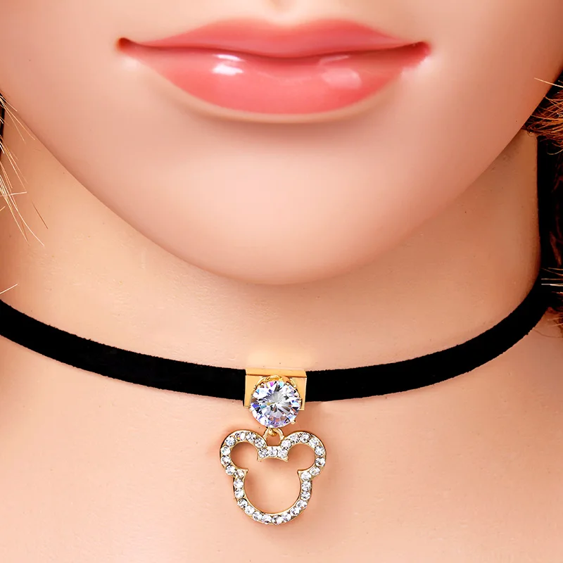 Zircon rhinestone bear head necklaces pendants for women leather rope gold color alloy girls pendant necklace lover friend gift
Zircon rhinestone bear head necklaces pendants for women leather rope gold color alloy girls pendant necklace lover friend gift