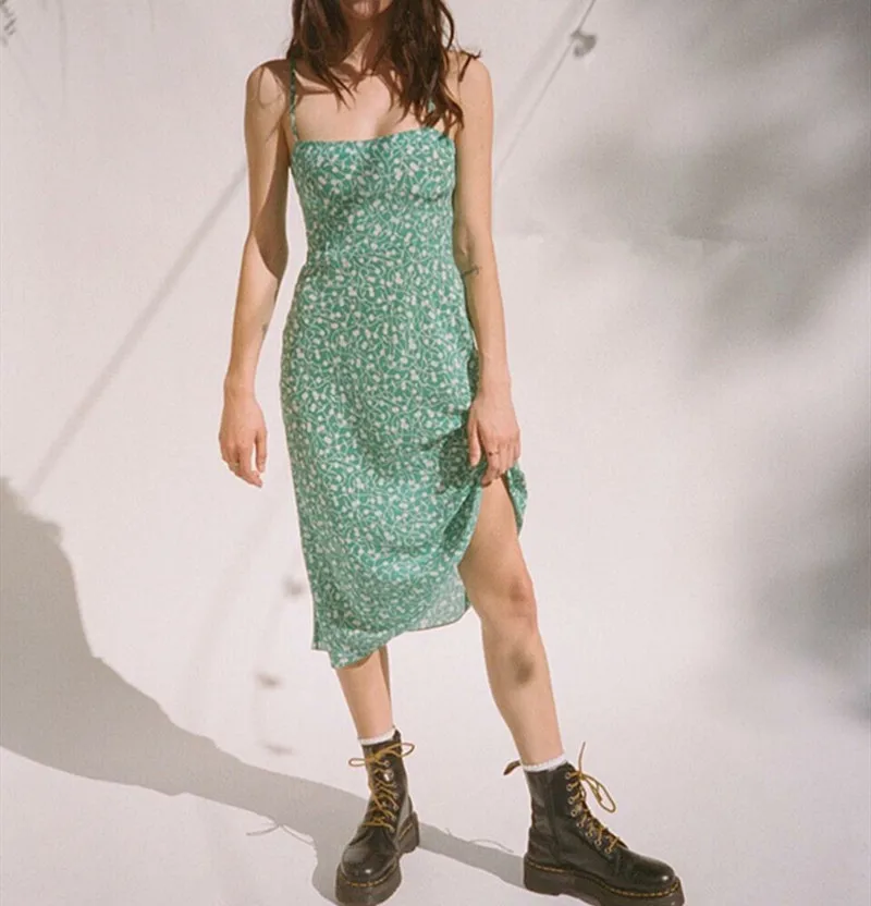 100% Silk green Amelia - Poison Ivy floral printed sleeveless spaghetti strap women long slim fit midi dress
100% Silk green Amelia - Poison Ivy floral printed sleeveless spaghetti strap women long slim fit midi dress