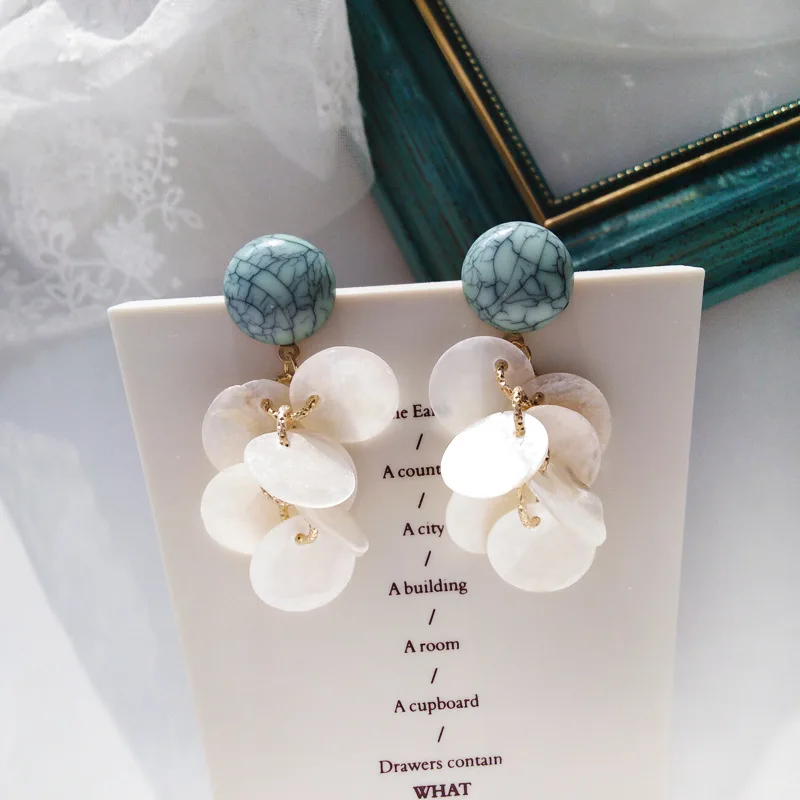 Elegant Shell Flower Petal Clip Earrings No Ear Hole Romantic round Resin Stone Round Clip Earrings without Piercing for Women
Elegant Shell Flower Petal Clip Earrings No Ear Hole Romantic round Resin Stone Round Clip Earrings without Piercing for Women