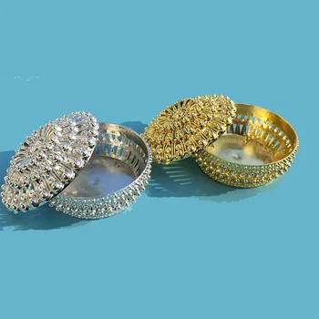 120pcs Luxury Gold Silver Peacock Round Candy Box Treasure Chest Wedding Favor Gift Box Party Supplies wen6215
120pcs Luxury Gold Silver Peacock Round Candy Box Treasure Chest Wedding Favor Gift Box Party Supplies wen6215