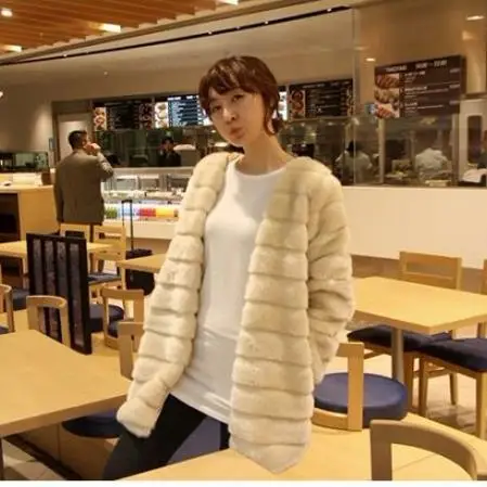 Furry 2019 Winter Women's Faux Fur Jacket Artificial Fur Overcoat Furry Coat Femme Plus Size Furry Fake Fur Outwear Z194
Furry 2019 Winter Women's Faux Fur Jacket Artificial Fur Overcoat Furry Coat Femme Plus Size Furry Fake Fur Outwear Z194