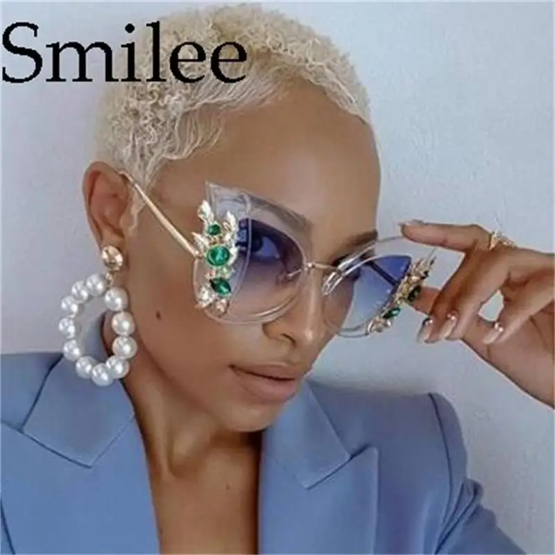 2018 New Fashion Green Diamond Sunglasses Women Designer Brand Luxury Cat Eye Sunglasses Transparent Frame Vintage Shades 0067
2018 New Fashion Green Diamond Sunglasses Women Designer Brand Luxury Cat Eye Sunglasses Transparent Frame Vintage Shades 0067