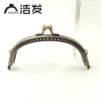 HAOFA 12.5cm Bronze DIY Purse Handbag Handle Coins Bags Metal Kiss Clasp Lock Accessories for Bags Metal Bag Clutch Purse Frame
HAOFA 12.5cm Bronze DIY Purse Handbag Handle Coins Bags Metal Kiss Clasp Lock Accessories for Bags Metal Bag Clutch Purse Frame