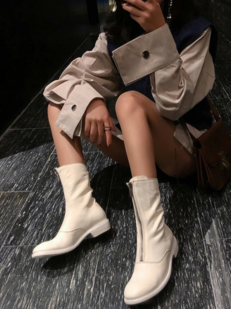 2019 autumn and winter new women's flat leather booties metal decoration and bare boots
2019 autumn and winter new women's flat leather booties metal decoration and bare boots