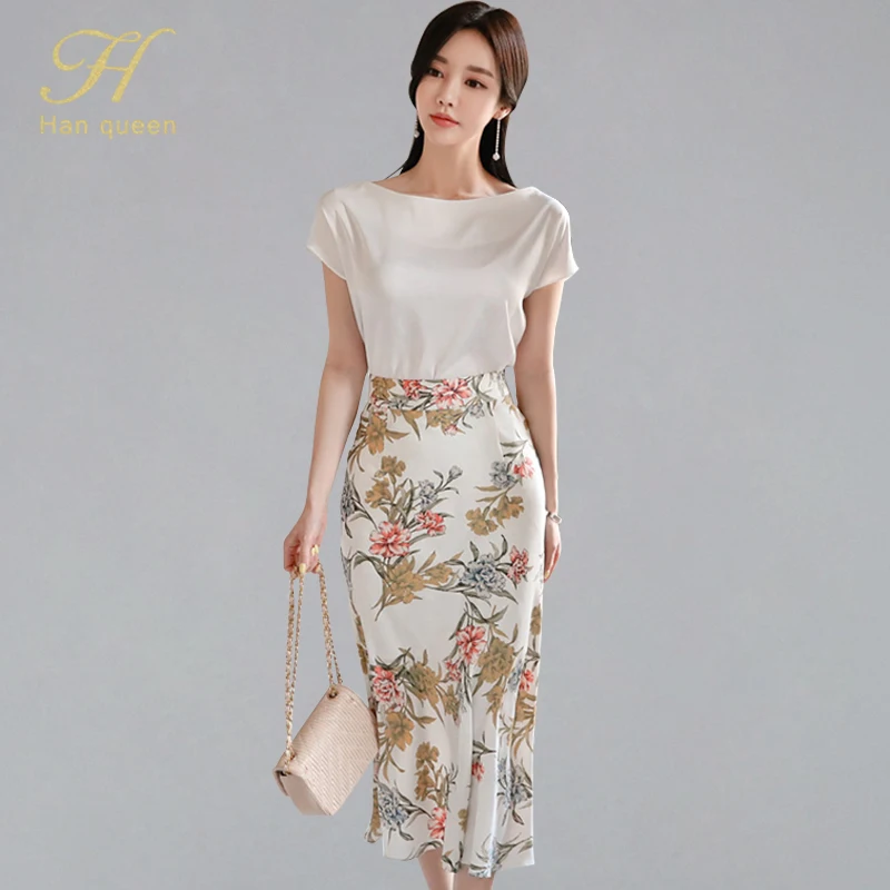 H Han Queen Elegant Summer 2 Pieces Suits Women 2019 Solid Color O-neck Shirts & High Waist Print Trumpet Skirts Office Wear Set
H Han Queen Elegant Summer 2 Pieces Suits Women 2019 Solid Color O-neck Shirts & High Waist Print Trumpet Skirts Office Wear Set