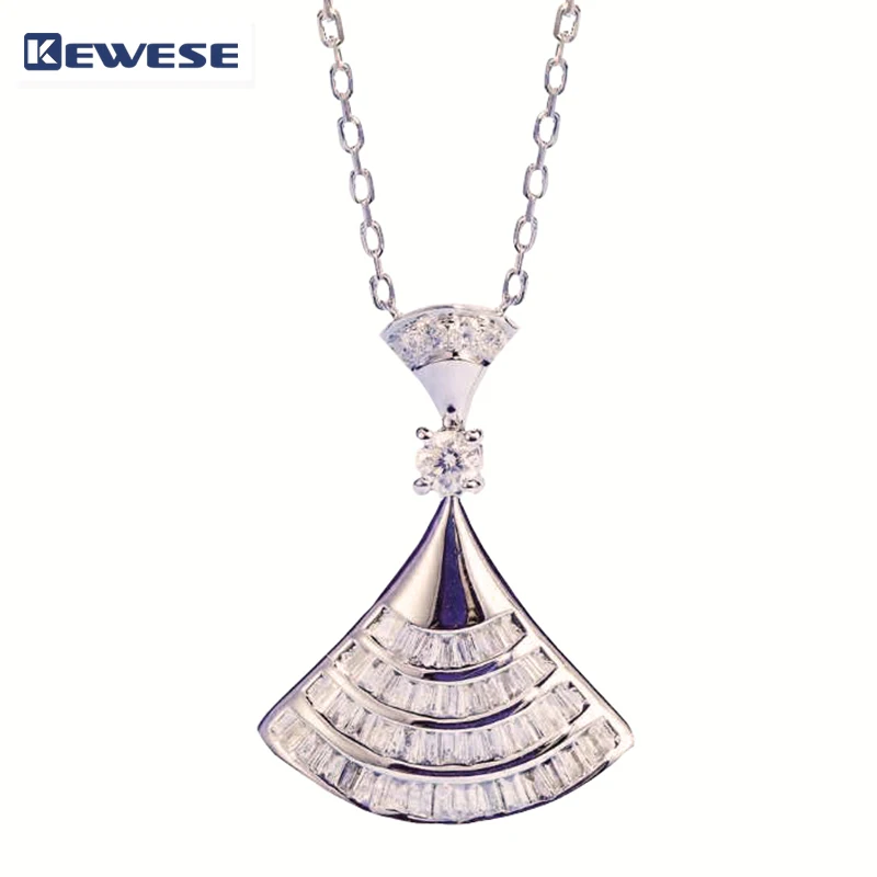 Fan-shaped skirt 18K gold diamond necklace female pendant pendant clavicle chain platinum rose gold smart South Africa drill ful
Fan-shaped skirt 18K gold diamond necklace female pendant pendant clavicle chain platinum rose gold smart South Africa drill ful