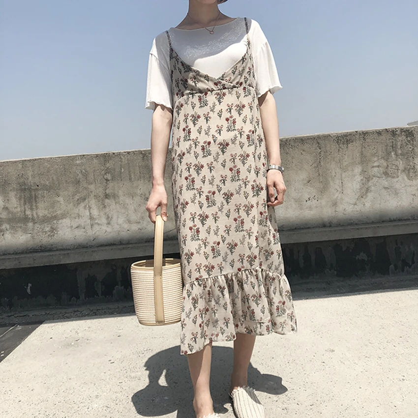 2018 Summer Deep V Neck Spaghetti Strap Dress Femme Sleeveless Floral Print Dress Women Ruffles Chiffon Dress Casual Long
2018 Summer Deep V Neck Spaghetti Strap Dress Femme Sleeveless Floral Print Dress Women Ruffles Chiffon Dress Casual Long