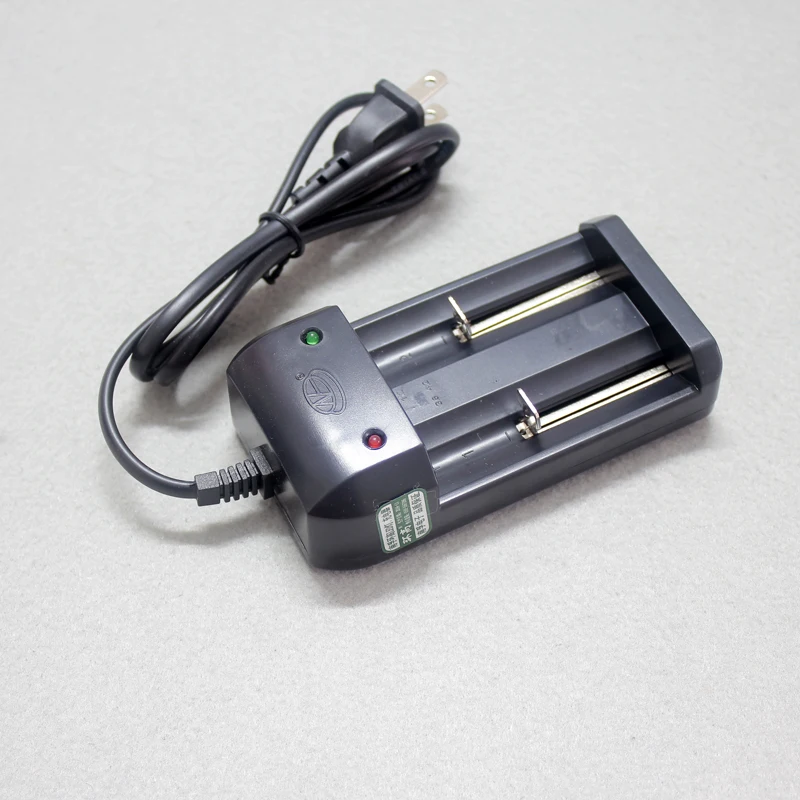 26650/18650/14500/18500/10440 flashlight lithium battery dual slot universal charger 3.7V4.2
26650/18650/14500/18500/10440 flashlight lithium battery dual slot universal charger 3.7V4.2