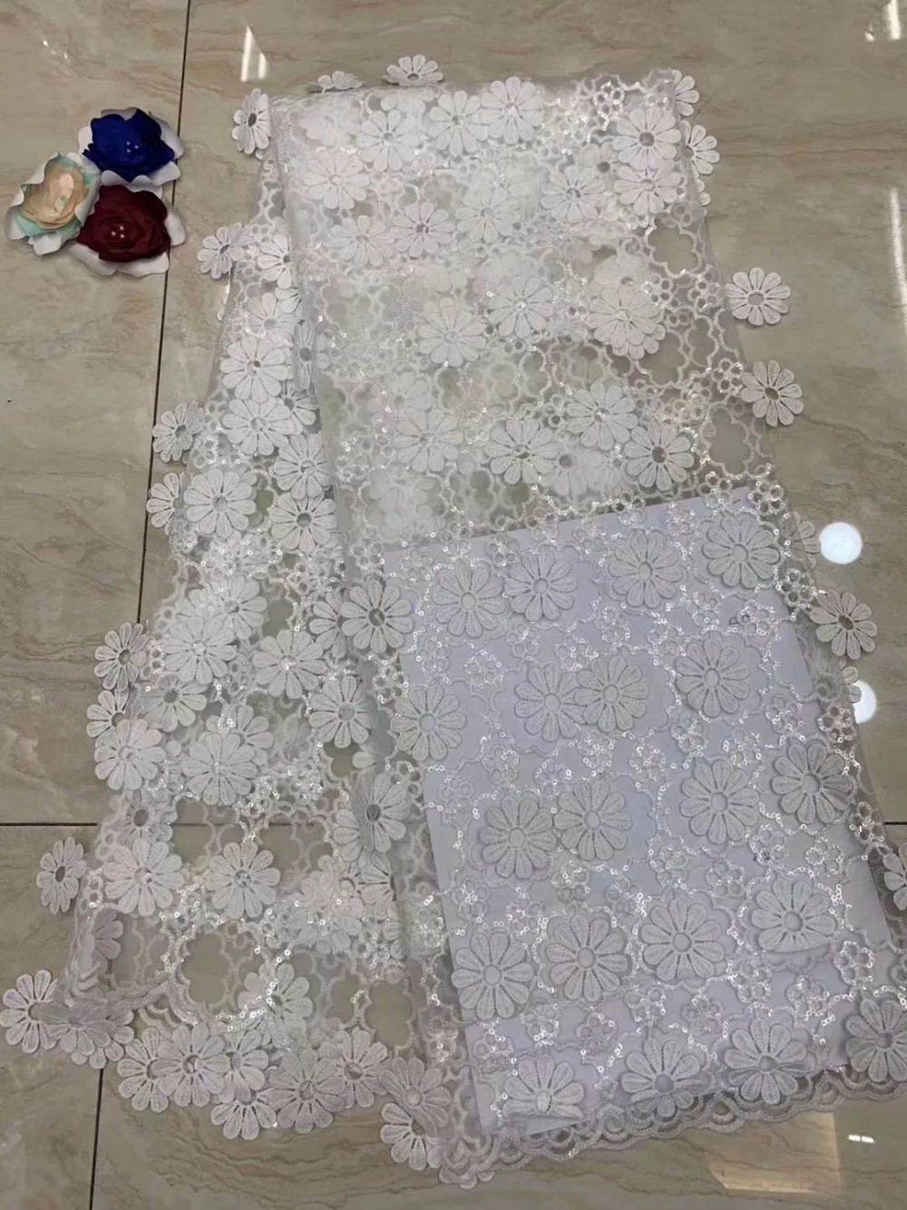 Nigerian Lace Fabrics For Wedding 2018 New African French Lace Fabric High Quality 3D Sequins Lace, White Color Lace Applique
Nigerian Lace Fabrics For Wedding 2018 New African French Lace Fabric High Quality 3D Sequins Lace, White Color Lace Applique