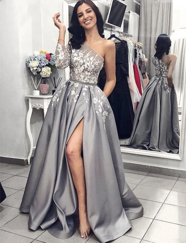 robe de soriee Grey Satin Evening Dress 2019 Split White Lace Long Prom Formal Dresses with Pockets One Shoulder Long Sleeve
robe de soriee Grey Satin Evening Dress 2019 Split White Lace Long Prom Formal Dresses with Pockets One Shoulder Long Sleeve