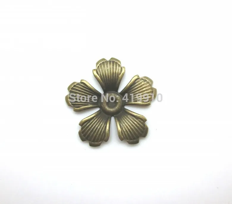 50Pcs Bronze Tone Filigree Wraps Flower Connectors Metal Crafts Home Decoration DIY Findings 3.5x3.5cm J0016
50Pcs Bronze Tone Filigree Wraps Flower Connectors Metal Crafts Home Decoration DIY Findings 3.5x3.5cm J0016