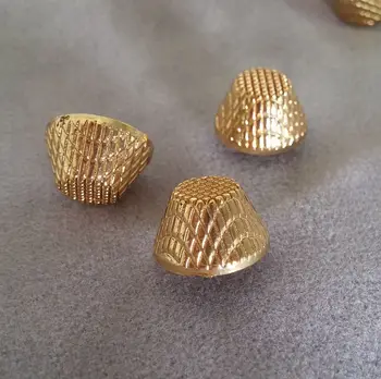 Free shipping DIY High quality pineapple Gold Bottom Studs Rivet for bags, purse, clothes, shoes, special shape
Free shipping DIY High quality pineapple Gold Bottom Studs Rivet for bags, purse, clothes, shoes, special shape