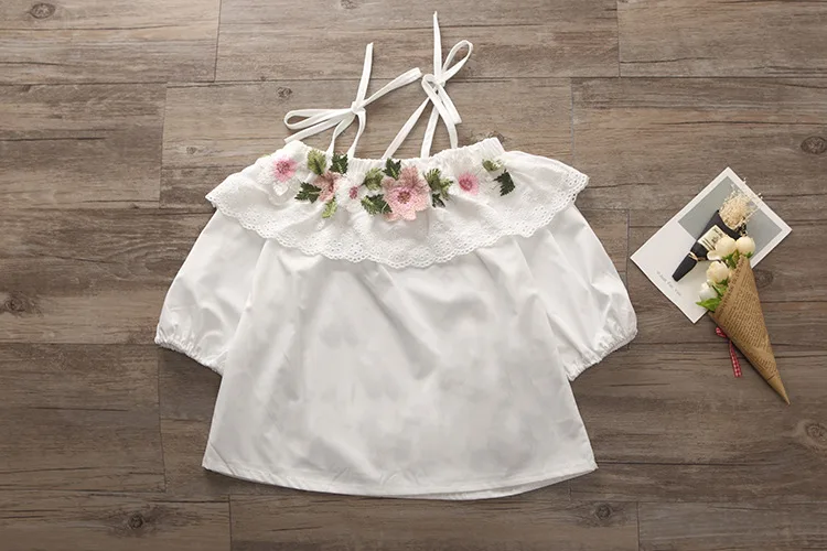 Girls'Long Sleeves Off Shoulder Straps Shirts Korean Versions Autumn New Children 2017 Lotus Leaf Embroidery Doll Blouse
Girls'Long Sleeves Off Shoulder Straps Shirts Korean Versions Autumn New Children 2017 Lotus Leaf Embroidery Doll Blouse