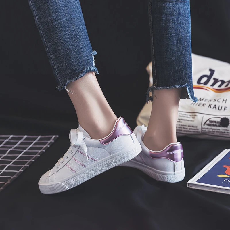 Small white shoes female 2019 spring new wild port wind plate shoes fashion Korean flat student retro casual shoes
Small white shoes female 2019 spring new wild port wind plate shoes fashion Korean flat student retro casual shoes
