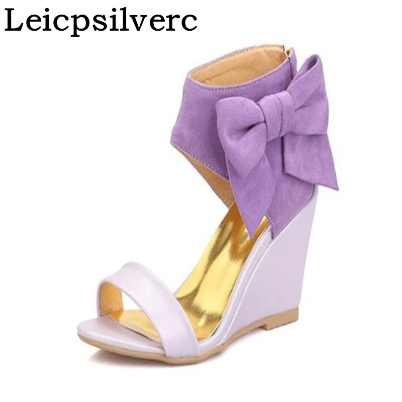 Summer new slope with the fish mouth after the zipper sweet butterfly knot student women sandals
Summer new slope with the fish mouth after the zipper sweet butterfly knot student women sandals