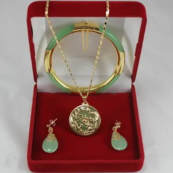 noble 7.5' light green Jade bracelet, earings, and 18kgp dragon inlay pendant jewelry sets for party and wedding 
noble 7.5' light green Jade bracelet, earings, and 18kgp dragon inlay pendant jewelry sets for party and wedding