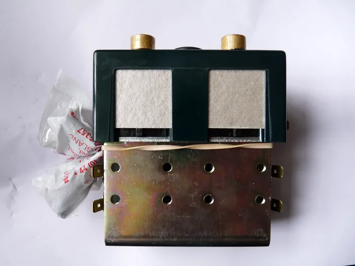 GENUINE ALBRIGHT DC182B-537T DC182B-7 B4DC21 DC182 48V DC REVERSING CONTACTOR FOR CURTIS ZAPI FORKLIFT GOLF PALLET TRUCK
GENUINE ALBRIGHT DC182B-537T DC182B-7 B4DC21 DC182 48V DC REVERSING CONTACTOR FOR CURTIS ZAPI FORKLIFT GOLF PALLET TRUCK