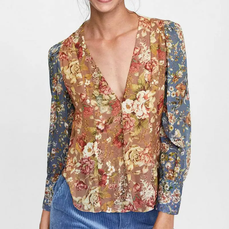 New Women Vintage Floral Printed Stitching Shirt With Button Long Sleeve Fashion Design V-neck Autumn Blusa Female Clothing
New Women Vintage Floral Printed Stitching Shirt With Button Long Sleeve Fashion Design V-neck Autumn Blusa Female Clothing