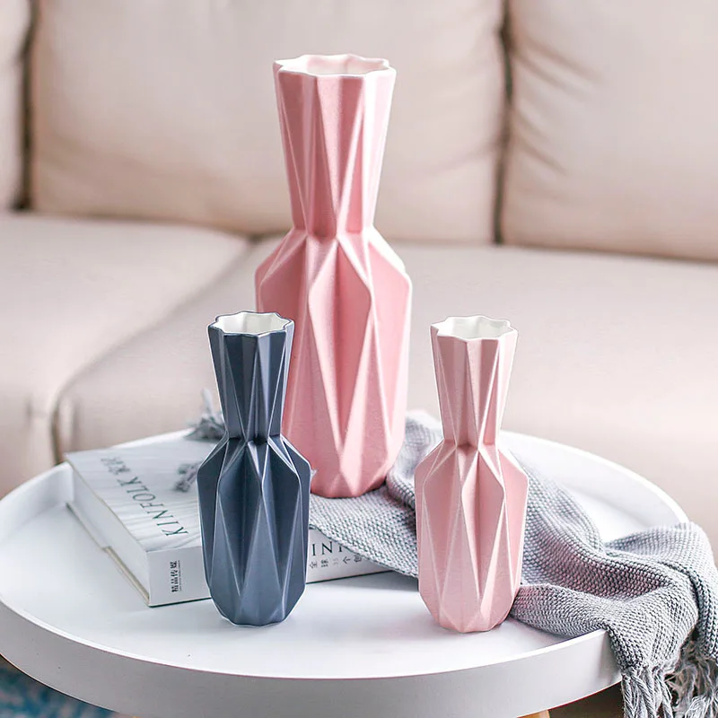 2019 New Modern Concise Nordic Ceramic Vase TV Box Dried Flower Device Home Accessories Fold Beam Folding Paper Vase
2019 New Modern Concise Nordic Ceramic Vase TV Box Dried Flower Device Home Accessories Fold Beam Folding Paper Vase