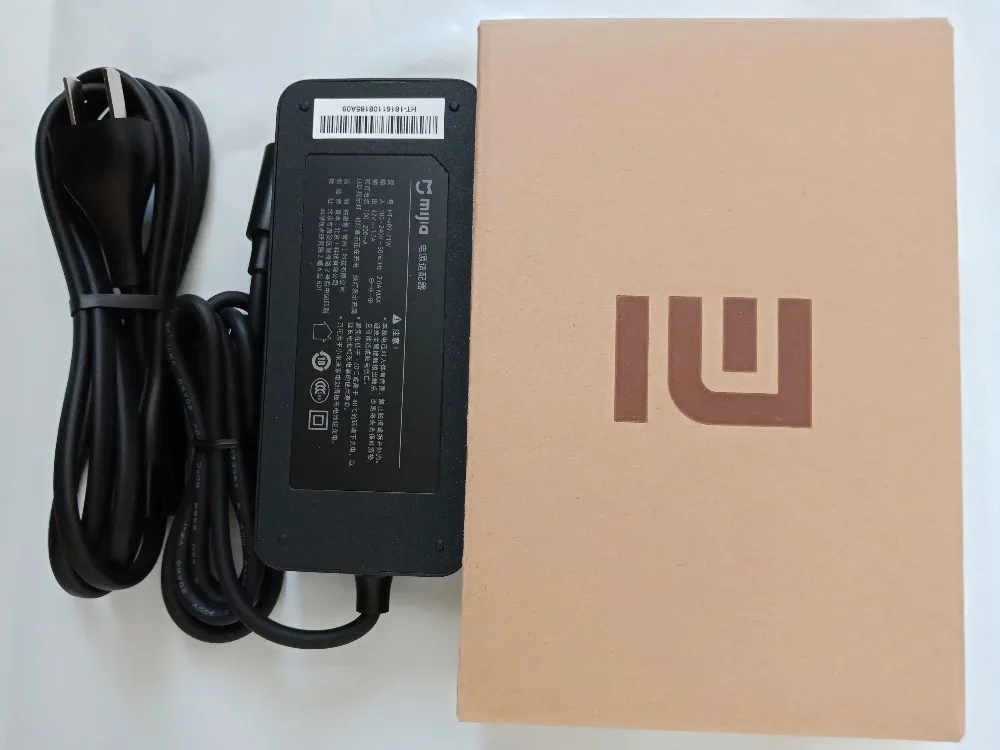Charger for XIAOMI m365 electric scooter NINEBOT ES1 ES2 scooter battery charger
Charger for XIAOMI m365 electric scooter NINEBOT ES1 ES2 scooter battery charger