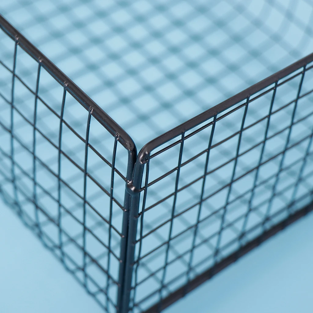 Nordic Iron Wire Hanging Storage Basket Wall Display Storage Box Basket Multifunction Mesh Wire Metal Wall Shelf Storage Holder
