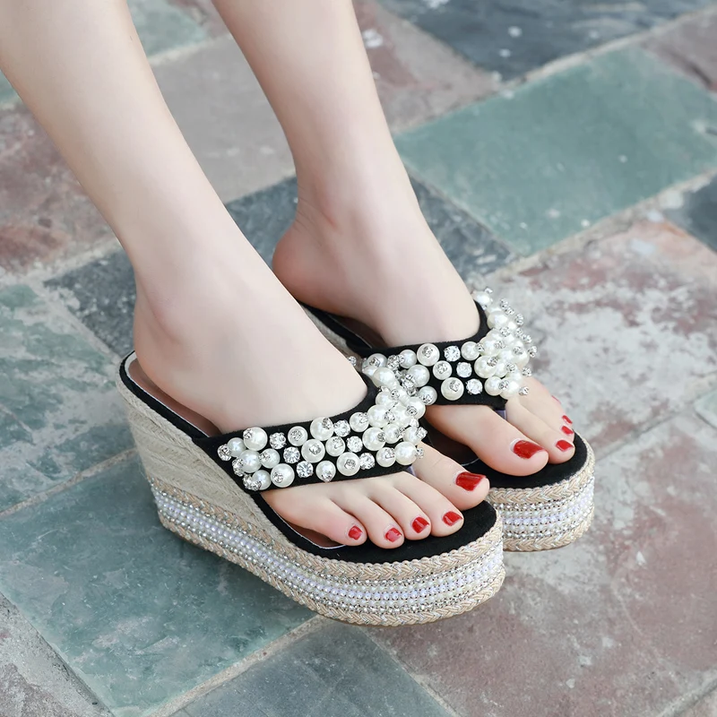 Tongs Femme Ete Black Slippers Summer Pearl Platform Wedges Shoes 10cm Heel Ladies Wedge Sandals Bohemian Beach Sandals
Tongs Femme Ete Black Slippers Summer Pearl Platform Wedges Shoes 10cm Heel Ladies Wedge Sandals Bohemian Beach Sandals