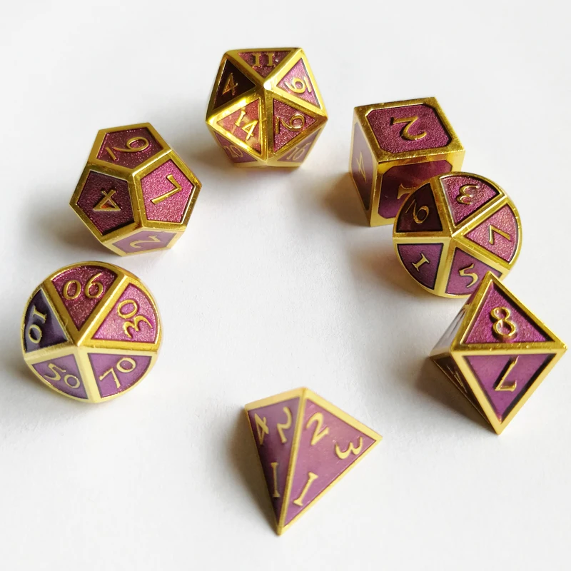 Factory direct sales 7 dungeons &dragons/set creative RPG dobbs D&D metal dice enamel, imitation gold purple DND game
Factory direct sales 7 dungeons &dragons/set creative RPG dobbs D&D metal dice enamel, imitation gold purple DND game