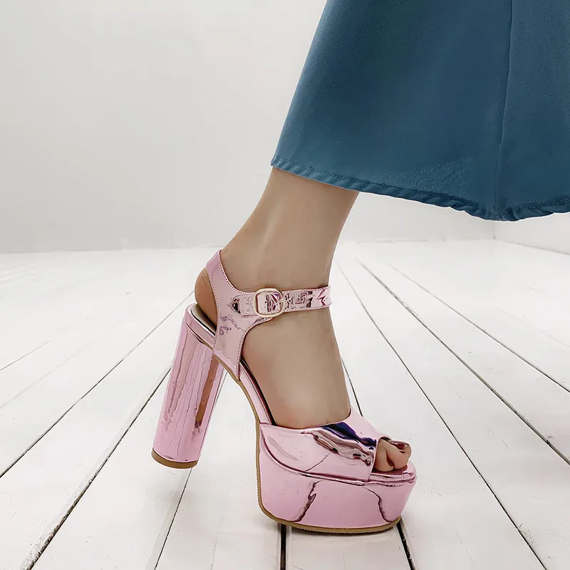 YMECHIC Summer 2019 Fashion Platform Sandals Gold Silver Pink Peep Toe Mirror Pu Block High Heels Party Shoes Plus Size 35-43
YMECHIC Summer 2019 Fashion Platform Sandals Gold Silver Pink Peep Toe Mirror Pu Block High Heels Party Shoes Plus Size 35-43