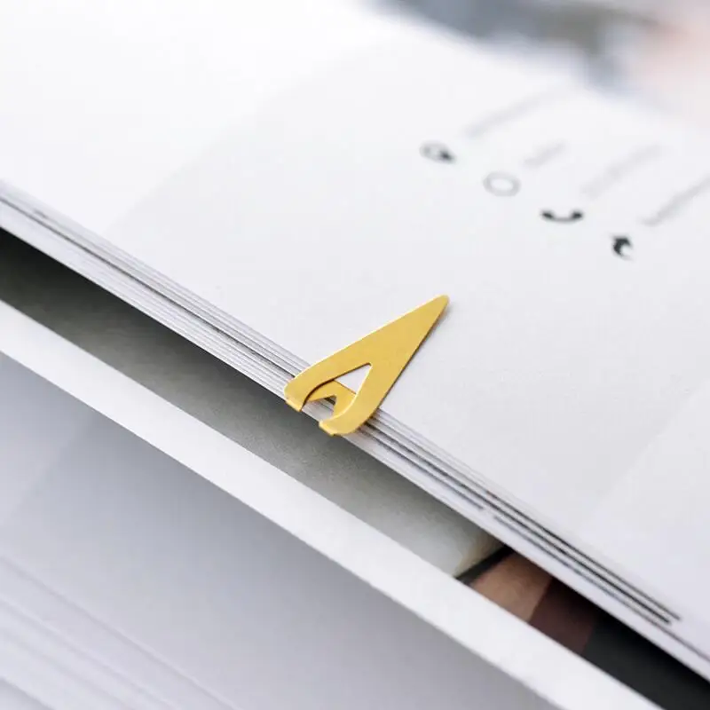 1 Pcs Creative Retro Arrow Shape Paper Clips Book Mark book markers Kawaii Metal Bookmark Golden Silvery
1 Pcs Creative Retro Arrow Shape Paper Clips Book Mark book markers Kawaii Metal Bookmark Golden Silvery
