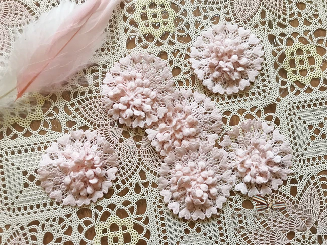 15pcs 6.3cm 2.48" wide pink 3D bead floral flower mesh embroidery lace appliques patches L14Q183
15pcs 6.3cm 2.48" wide pink 3D bead floral flower mesh embroidery lace appliques patches L14Q183