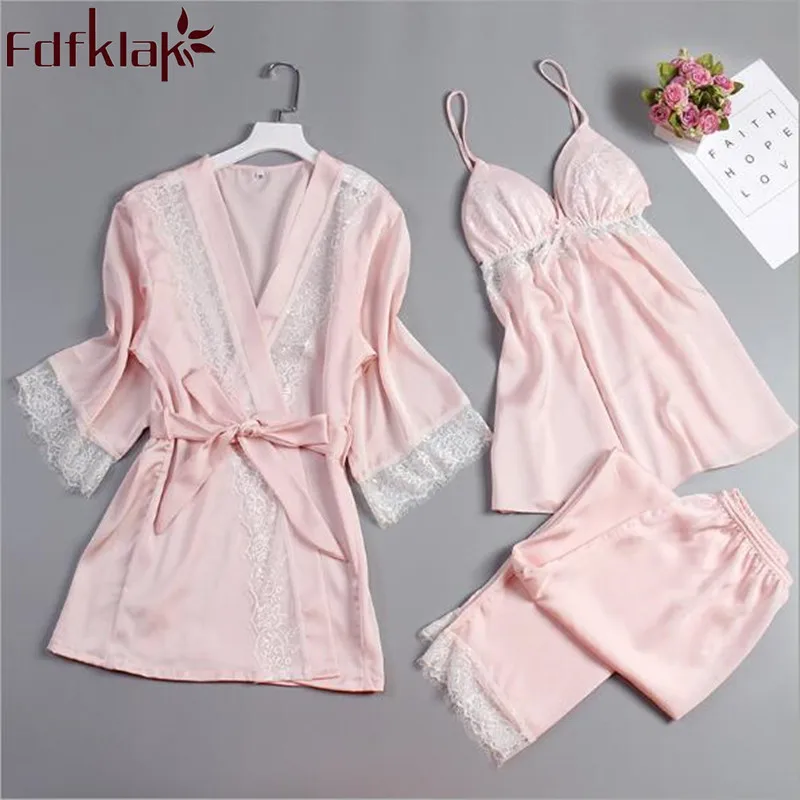 Fdfklak Women Pajamas Summer Sleepwear 2018 Silk Pyjamas Night Clothes Lace Pajamas 3 Items Pijamas Mujer Plus Size M-XXL Q1148
Fdfklak Women Pajamas Summer Sleepwear 2018 Silk Pyjamas Night Clothes Lace Pajamas 3 Items Pijamas Mujer Plus Size M-XXL Q1148